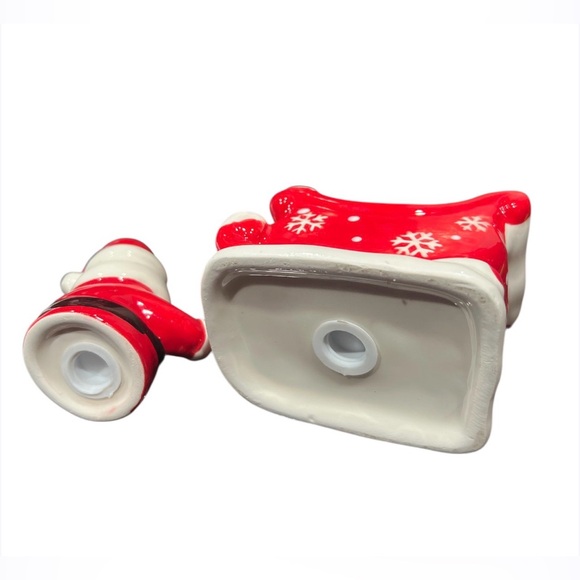 Christmas Collection Ceramic Santa Sleigh Salt Pepper Shakers - Picture 5 of 5